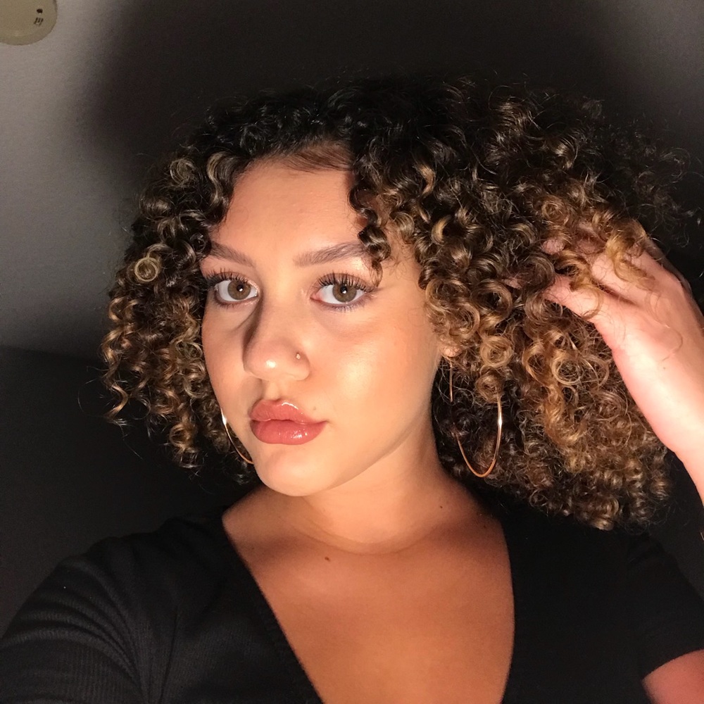 Meet your Posher, Isa